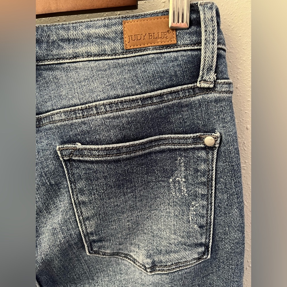 Judy Blue Mid Rise Demi Crop Bootcut Size 5 - Picture 4 of 10